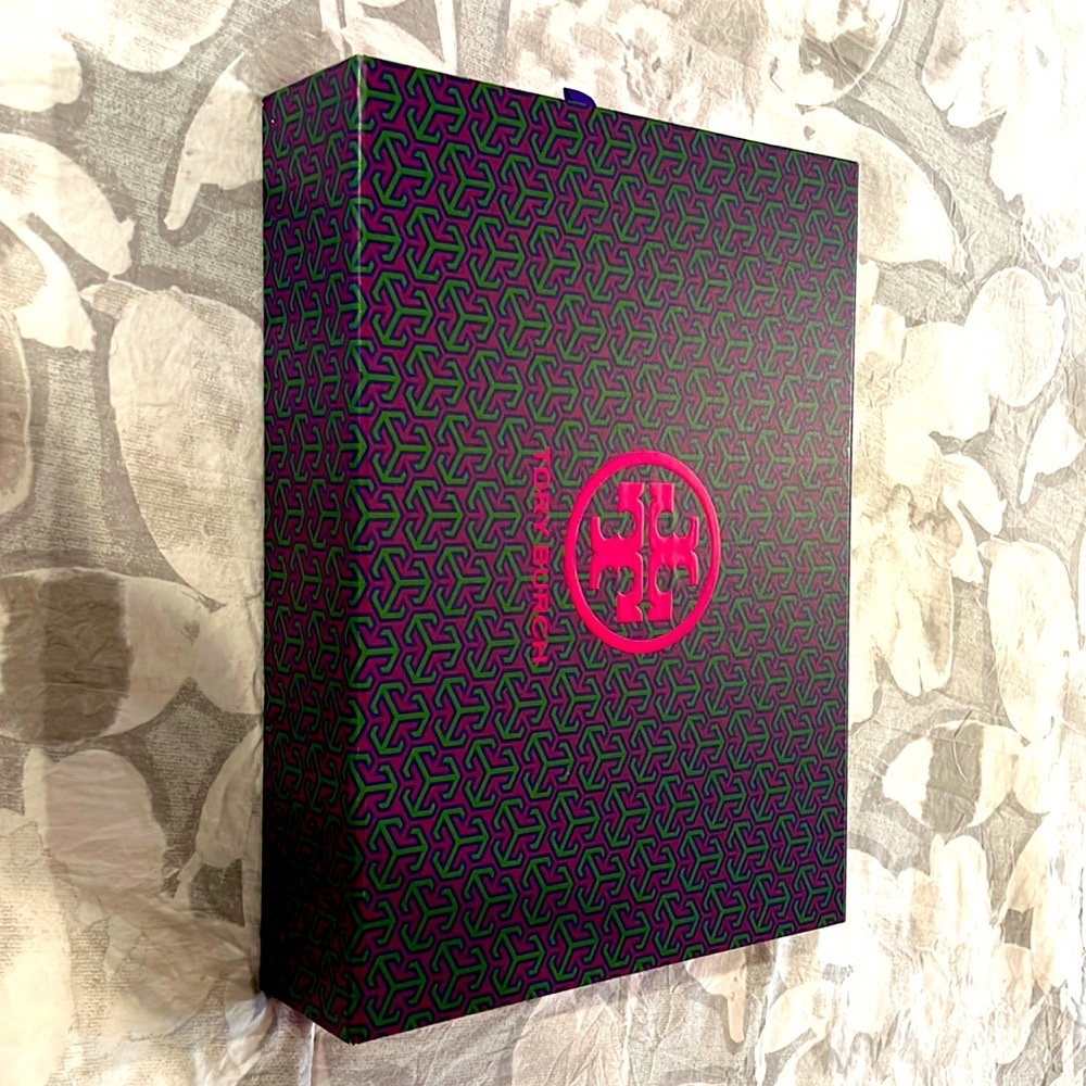 ***SOLD*** Tory Burch Gift Box & Tory Tissue Paper 14 1/2”x11”